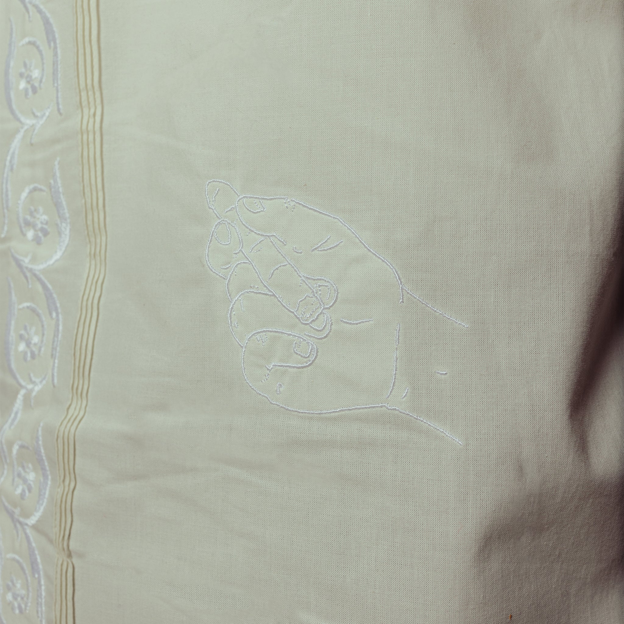 August "Cigar Lounge - Cuban Heritage" Guayabera (Off White) - Image 4
