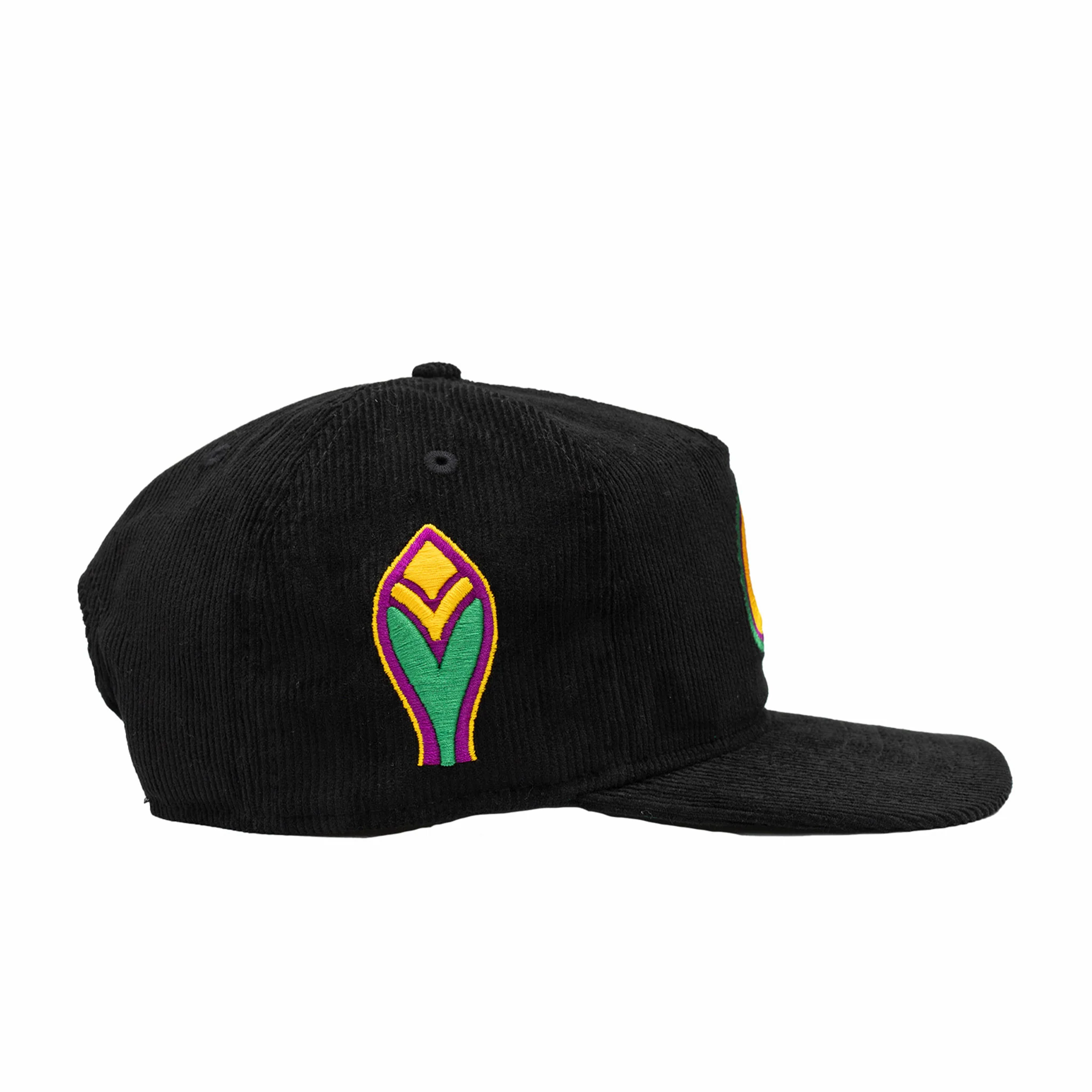 New Era x August - Atlanta Braves Corduroy 5 Panel Snapback Cap (Black/Merit Gold) - Image 2