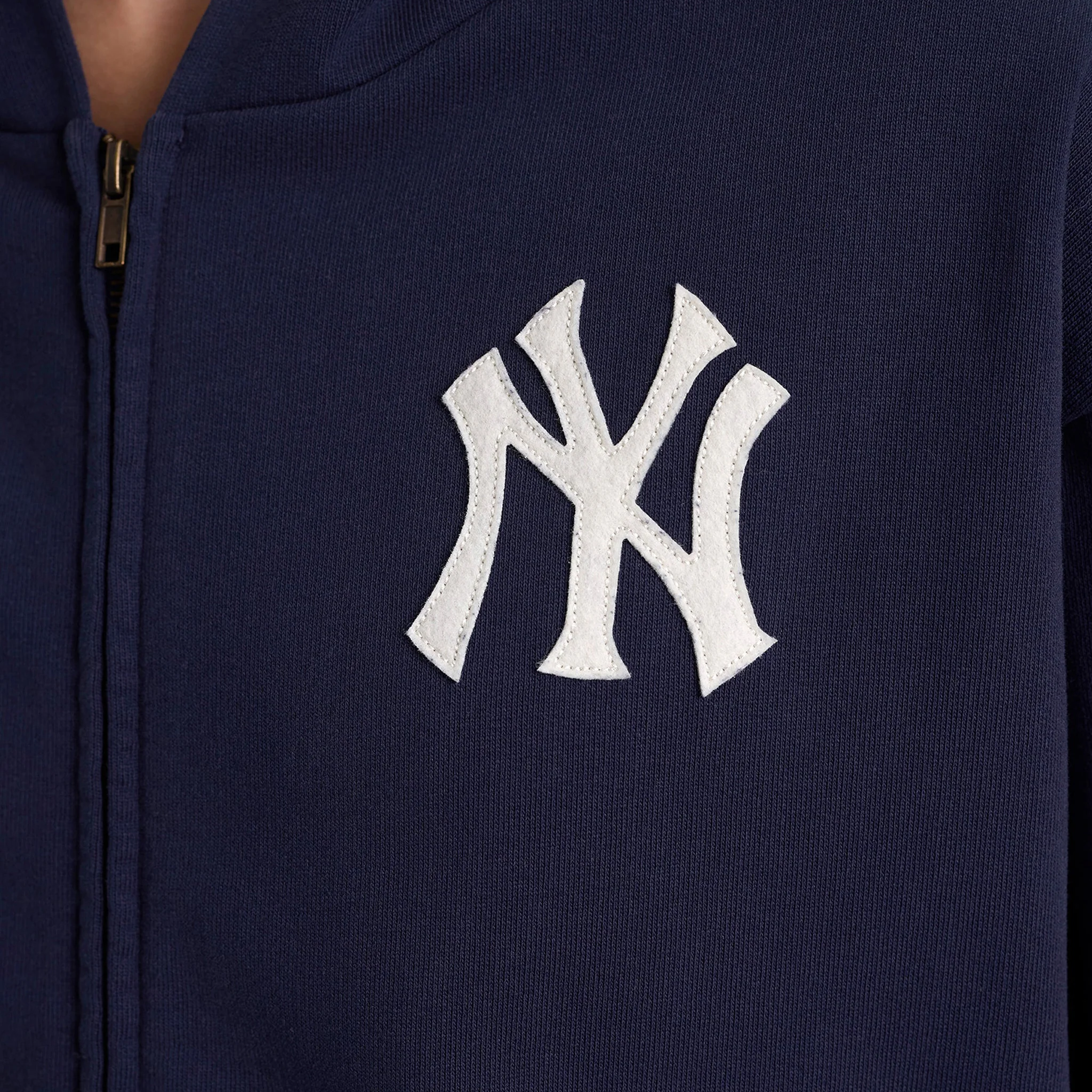 Sporty & Rich Men's Heritage Yankees Serif Zip Hoodie (Dark Navy/White) - Image 4